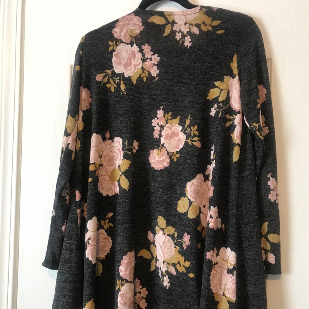 Lularoe Floral Caroline-small